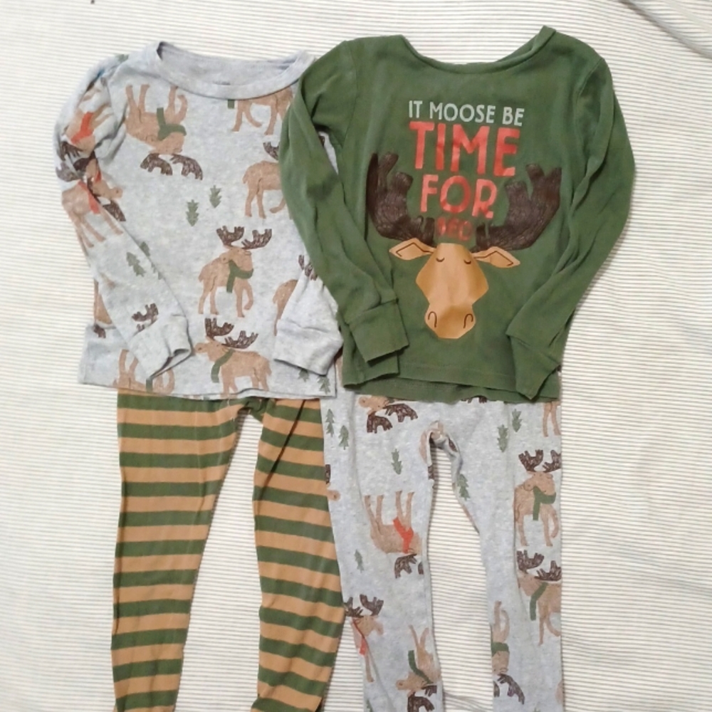 Set of mix and patch pajamas
